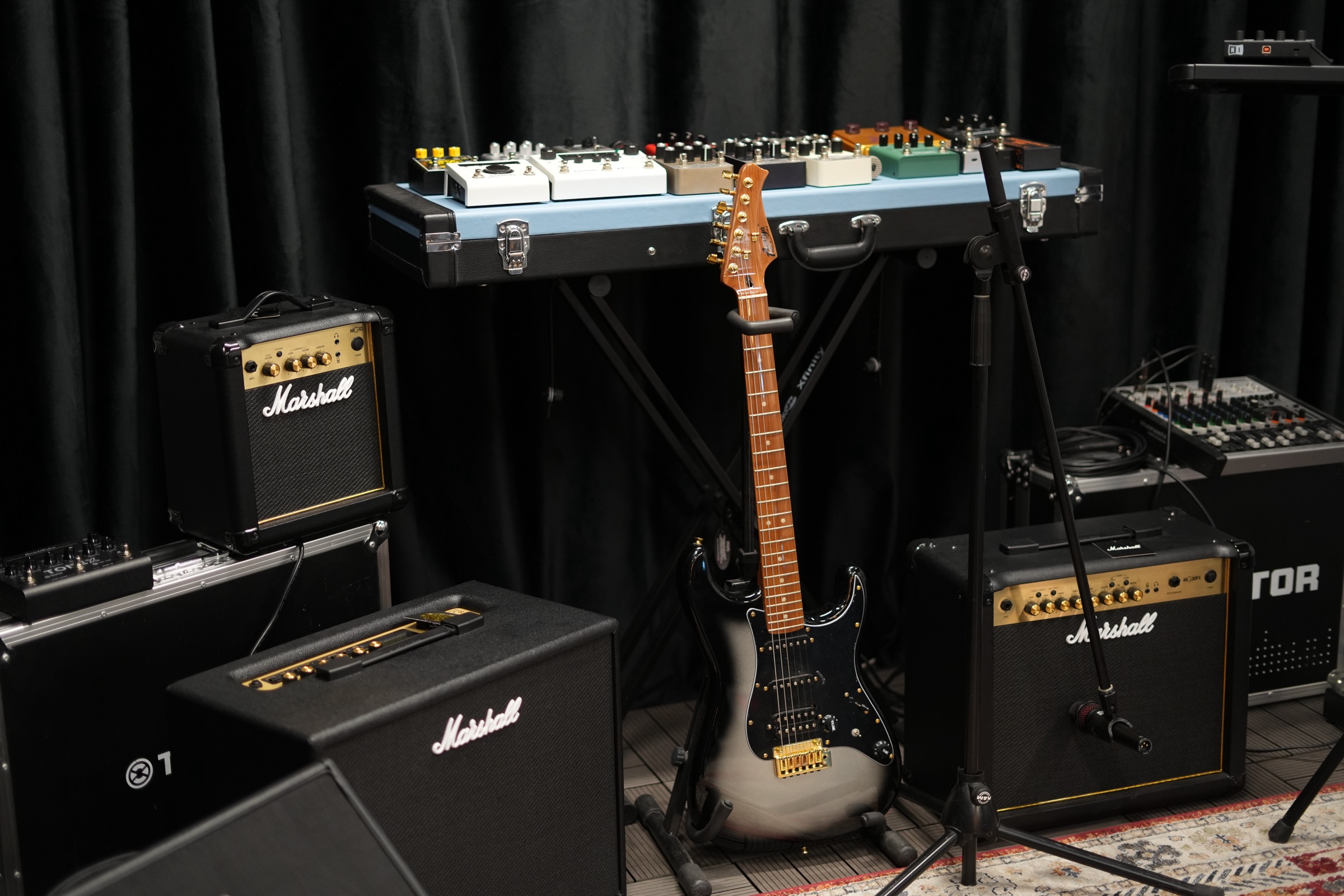 Performance mini stage